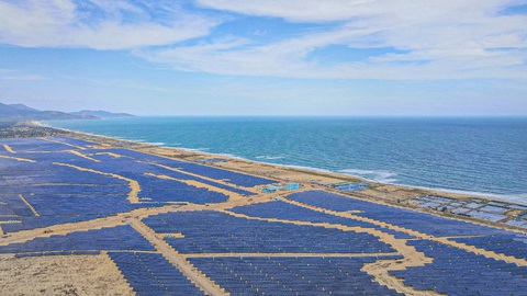 BCG Energy được chấp thuận trở thành công ty đại chúng- Ảnh 3. Theo Quy hoạch điện VIII được ban hành năm 2023, tỉ trọng năng lượng tái tạo trong toàn hệ thống sẽ tăng dần theo thời gian, điều này mở ra nhiều cơ hội phát triển cho các doanh nghiệp năng lượng tái tạo như BCG Energy