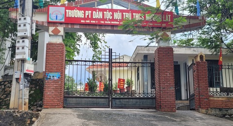 Trường phổ thông dân tộc nội trú lấy phòng của học sinh cho người ngoài ở, hiệu trưởng nói gì?- Ảnh 1. Trường phổ thông dân tộc nội trú THCS Mường Lát, huyện Mường Lát, Thanh Hóa - Ảnh: HÀ ĐỒNG