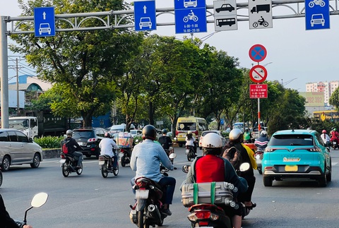 3 lần bỏ phố về quê, khó khăn tự mình chịu đựng- Ảnh 1. Bỏ phố về quê là một quyết định cần sự cân nhắc kỹ lưỡng - Ảnh minh họa: MÂY TRẮNG