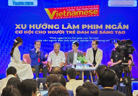 Đạo diễn Nguyễn Quang Dũng, nhà báo Lâm Hiếu Dũng - phó tổng biên tập báo Thanh Niên cùng nhà tài trợ, khách mời giao lưu - Ảnh: MI LY Đạo diễn Nguyễn Quang Dũng, nhà báo Lâm Hiếu Dũng - phó tổng biên tập báo Thanh Niên - cùng nhà tài trợ, khách mời giao lưu - Ảnh: MI LY