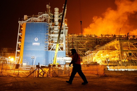 Một nhà máy LNG của Nga ở cảng Sabetta, cách thủ đô Matxcơva 2.500 km - Ảnh: AFP Một nhà máy LNG của Nga ở cảng Sabetta, cách thủ đô Matxcơva 2.500km - Ảnh: AFP
