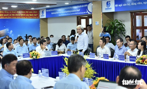 Ngành cấp nước TP.HCM: Nỗ lực hơn để khách hàng thật hài lòng- Ảnh 1. Tọa đàm 'Ngành cấp nước TP.HCM: Khách hàng phải là trung tâm' do báo Tuổi Trẻ phối hợp Tổng công ty Cấp nước Sài Gòn tổ chức sáng 22-5 - Ảnh: DUYÊN PHAN