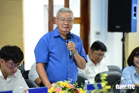 Ngành cấp nước TP.HCM: Nỗ lực hơn để khách hàng thật hài lòng- Ảnh 5. Ông Lương Khắc Phát, ngụ quận Gò Vấp, cho biết rất hài lòng với cấp nước TP.HCM - Ảnh: DUYÊN PHAN