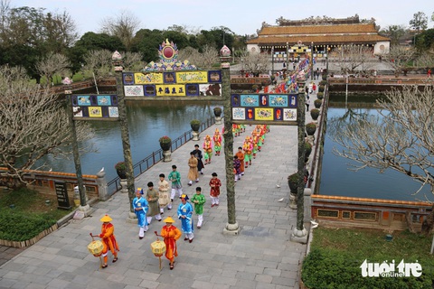 Khai màn Tuần lễ Festival Huế 2024 tại điện Kiến Trung- Ảnh 2. Từ ngày 7 đến 12-6, Thừa Thiên Huế sẽ trải qua một tuần lễ hội với hàng loạt chương trình biểu diễn văn hóa đặc sắc - Ảnh: NHẬT LINH