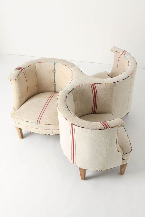 Độc lạ chiếc ghế tán tỉnh nhau 'thời ông bà anh'- Ảnh 3. Độc lạ chiếc ghế tán tỉnh nhau 'thời ông bà anh'- Ảnh 3.