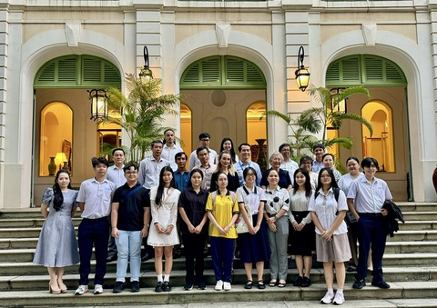 9 em học sinh Việt Nam tham dự chương trình chụp ảnh cùng thầy cô, gia đình và đại diện Viện Pháp tại TP.HCM - Ảnh: Viện Pháp tại TP.HCM 9 em học sinh Việt Nam tham dự chương trình chụp ảnh cùng thầy cô, gia đình và đại diện Viện Pháp tại TP.HCM - Ảnh: Viện Pháp tại TP.HCM