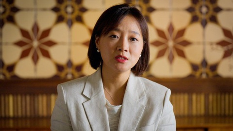 Trong bộ phim của BBC, nhà báo Kang Kyung Yoon cho biết cô vẫn còn đau đớn khi nhắc lại vụ việc - Ảnh: BBC Trong bộ phim của BBC, nhà báo Kang Kyung Yoon cho biết cô vẫn còn đau đớn khi nhắc lại vụ việc - Ảnh: BBC