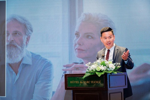 Bảo hiểm nhân thọ lấy lại đà phát triển- Ảnh 3. Ông Phương Tiến Minh, tổng giám đốc Prudential Việt Nam, phát biểu tại hội thảo