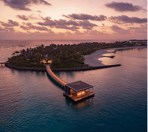 Khu nghỉ dưỡng ở Maldives chơi trội, chỉnh đồng hồ sớm hơn 1 tiếng- Ảnh 2. Một số khu resort của Maldives thường vặn đồng hồ sớm hơn một tiếng so với múi giờ địa phương - Ảnh: CNN