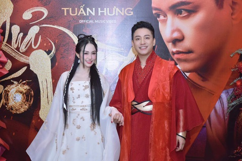 Tuấn Hưng mời người vợ Hương Baby đóng nữ chính trong MV Quả táo vàng - Ảnh: NVCC Tuấn Hưng mời vợ Hương Baby đóng nữ chính trong MV Quả táo vàng - Ảnh: NVCC
