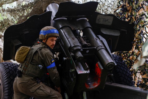 Lực lượng Ukraine chiến đấu ở Kharkov - Ảnh: REUTERS Lực lượng Ukraine chiến đấu ở Kharkov - Ảnh: REUTERS