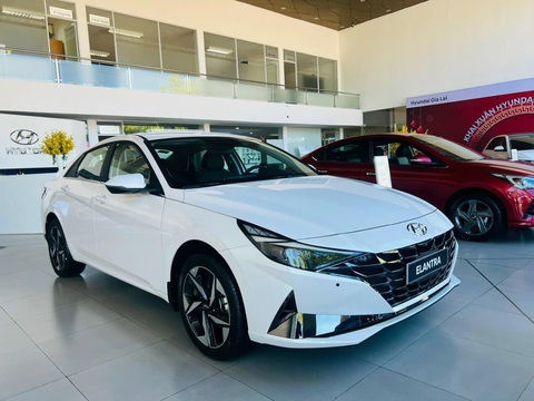 Tin tức giá xe: Hyundai Elantra giảm giá tới 125 triệu tại đại lý, bản cao hạng C nay ngang hạng B- Ảnh 2. Tin tức giá xe: Hyundai Elantra giảm giá tới 125 triệu tại đại lý, bản cao hạng C nay ngang hạng B- Ảnh 2.