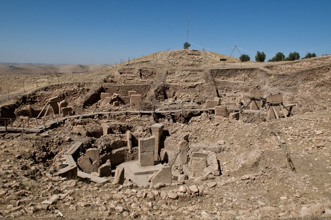 Những điểm bí mật cổ xưa ẩn dưới lòng đất Thổ Nhĩ Kỳ- Ảnh 6. So với Göbeklitepe thì bãi đá cổ Stonehenge, công trình cự thạch nổi tiếng của Anh, dường như có tuổi đời còn rất trẻ - Ảnh: Teomancimit