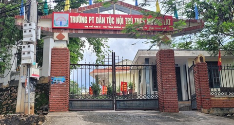 Bị tố tuyển sinh sai, hiệu trưởng trường phổ thông dân tộc nội trú nói gì?- Ảnh 1. Trường Phổ thông dân tộc nội trú THCS Mường Lát, Thanh Hóa - nơi xảy ra vụ việc - Ảnh: HÀ ĐỒNG