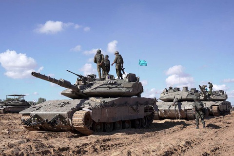 Xe tăng Israel thuộc Lữ đoàn Givati hoạt động ở phía Đông thành phố Rafah ở Dải Gaza - Ảnh: AFP Xe tăng Israel thuộc Lữ đoàn Givati hoạt động ở phía Đông thành phố Rafah ở Dải Gaza - Ảnh: AFP