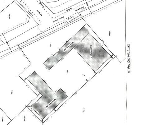 Vụ vượt tầng, sai phép hơn 1.000m² ở phường An Phú: Cho làm nhà ở nhưng đang xây gì?- Ảnh 2. Giấy phép cấp là nhà ở riêng lẻ gồm 3 khối công trình với khoảng sân trống rất rộng nhưng hiện trạng là công trình liền khối, vượt tầng - Ảnh: NCGP