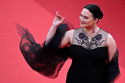 Dương Tử Quỳnh thân thiết bên Demi Moore, Bella Hadid rạng rỡ trên thảm đỏ Cannes- Ảnh 11. Giám khảo Cannes 2024 - Lily Gladstone - Ảnh: Getty