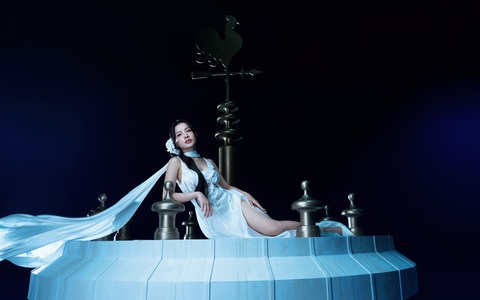 Chi Pu 'Trung tiến' với Finding you- Ảnh 2. Hình ảnh Chi Pu trong MV Finding you