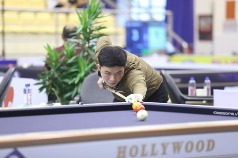 Trần Quyết Chiến đi tiếp, Bao Phương Vinh bị loại sớm ở World Cup billiards- Ảnh 2. Bao Phương Vinh khiến các khán giả nhà thất vọng khi sớm dừng bước - Ảnh: ĐỨC KHUÊ