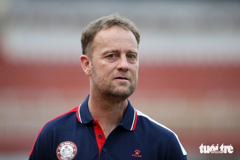 Nhiều thách thức cho HLV Polking- Ảnh 2. HLV Alexandre Polking khi dẫn dắt CLB TP.HCM ở V-League 2021- Ảnh: N.K.