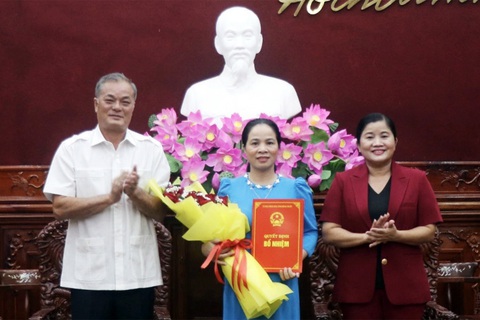 Sở Y tế Bình Phước có giám đốc sau hơn một năm khuyết vị trí này- Ảnh 1. Bà Đỗ Thị Nguyên được bổ nhiệm làm giám đốc Sở Y tế tỉnh Bình Phước - Ảnh: A.B.