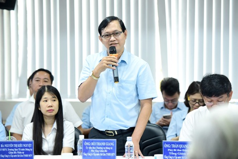 40.000 đồng hồ nước thông minh đã được lắp ở TP.HCM- Ảnh 2. Ông Bùi Thanh Giang - phó tổng giám đốc Tổng công ty Cấp nước Sài Gòn TNHH MTV (SAWACO) chia sẻ tại tọa đàm - Ảnh: DUYÊN PHAN