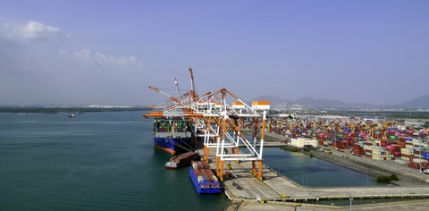 Hai bến ở cảng Cái Mép - Thị Vải mở hàng rào, kết nối nhau- Ảnh 1. Một góc cảng Cái Mép - Thị Vải - Ảnh: ĐÔNG HÀ