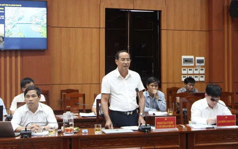 Quảng Nam thúc đẩy khơi thông nhanh sông Cổ Cò - Ảnh 3. Ông Nguyễn Thanh Tâm cho biết phối hợp với UBND TP Hội An và TX Điện Bàn giải quyết vướng mắc về giải phóng mặt bằng - Ảnh: Q.Hà