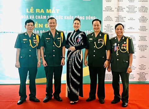 Phi Thanh Vân được bổ nhiệm làm giám đốc Trung tâm Văn hóa nghệ thuật và Truyền thông phía Nam. Phi Thanh Vân được bổ nhiệm làm giám đốc Trung tâm Văn hóa nghệ thuật và Truyền thông phía Nam.