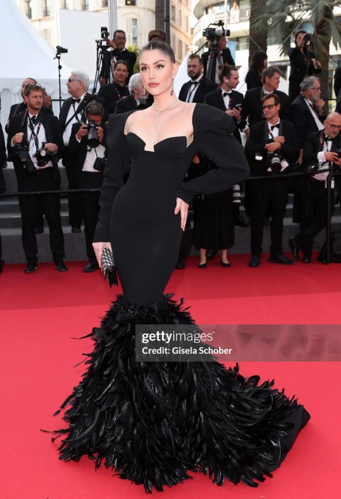 Vợ chồng Á hậu Phương Nga đổ bộ thảm đỏ Cannes- Ảnh 10. Vợ chồng Á hậu Phương Nga đổ bộ thảm đỏ Cannes- Ảnh 10.