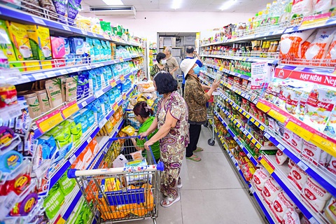 Chính sách giảm VAT 2% mang lại nhiều hiệu quả đối với nền kinh tế - Ảnh: QUANG ĐỊNH Chính sách giảm VAT 2% mang lại nhiều hiệu quả đối với nền kinh tế - Ảnh: QUANG ĐỊNH