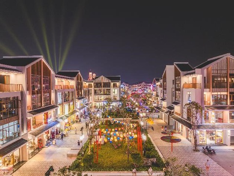 Dấu ấn Hàn Quốc hiện đang được thể hiện khá rõ nét ở một số khu đô thị Vinhomes, hứa hẹn trở thành điểm đến an cư, đầu tư hàng đầu của cộng đồng người Hàn Quốc tại Việt Nam. Ảnh: Đ.H Dấu ấn Hàn Quốc hiện đang được thể hiện khá rõ nét ở một số khu đô thị Vinhomes, hứa hẹn trở thành điểm đến an cư, đầu tư hàng đầu của cộng đồng người Hàn Quốc tại Việt Nam. Ảnh: Đ.H