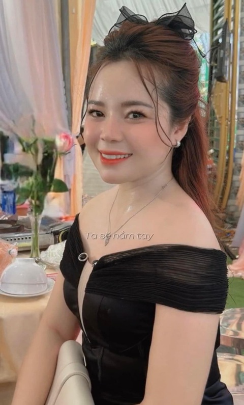 Chân dung chị gái đang bán trà sữa thì nhận tin trúng số 6 tỉ- Ảnh 1. Chân dung nữ tỉ phú nhờ trúng số độc đắc.