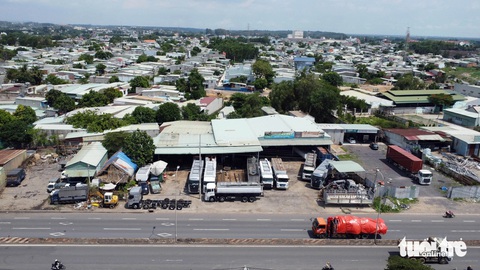 Dự án cao tốc Biên Hòa - Vũng Tàu đang ra sao?- Ảnh 7. Tại gói thầu số 18 (dự án thành phần 1) gần như chưa triển khai xây dựng do vướng mặt bằng. Trong ảnh: Điểm đầu cao tốc Biên Hòa - Vũng Tàu giao với đường Võ Nguyên Giáp (quốc lộ 1 tuyến tránh TP Biên Hòa) hiện chưa giải phóng mặt bằng - Ảnh: A LỘC