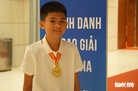 Nguyễn Bình giành giải nhì cấp quốc gia Cuộc thi Olympic tiếng Anh trên internet khối 5 - Ảnh: T.ĐIỂU Nguyễn Bình giành giải nhì cấp quốc gia Cuộc thi Olympic tiếng Anh trên Internet khối 5 - Ảnh: T.ĐIỂU