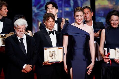 Kết quả Cannes 2024: Phim 18+ về vũ nữ thoát y giành giải Cành cọ vàng- Ảnh 2.