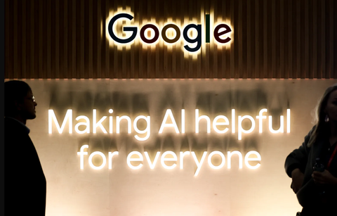 AI của Google bị chỉ trích vì khuyên người dùng ăn đá, trộn keo vào xốt- Ảnh 1. Logo của Google trong một hội thảo tại Ba Lan vào tháng 5-2024 - Ảnh: GETTY IMAGES