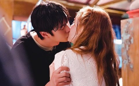 Na In Woo (trái) và SeoHyun trong phim Người tình của Jinx - Ảnh: Tư liệu Na In Woo (trái) và Seohyun trong phim Người tình của Jinx - Ảnh: Tư liệu
