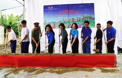 Huy động được hơn 25 tỉ đồng trong ngày ra quân chiến dịch tình nguyện hè 2024- Ảnh 3. Hàng loạt hoạt động thiết thực được triển khai trong ngày ra quân chiến dịch thanh niên tình nguyện hè 2024 - Ảnh: T.THẮNG