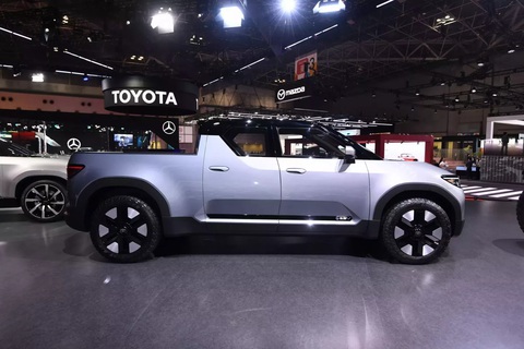 Toyota muốn hoàn chỉnh dự án bán tải lạ, thiết kế siêu hiện đại- Ảnh 2. Dù có kích thước chênh lệch với Hilux chỉ một chút, Toyota EPU có thiết kế khác hoàn toàn để phù hợp với định hướng xe điện - Ảnh: Carscoops