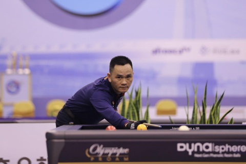 Đánh bại đối thủ Thổ Nhĩ Kỳ, tay cơ Trần Đức Minh xuất sắc vào chung kết World Cup billards- Ảnh 1. Trần Đức Minh gây bất ngờ khi vào đến chung kết World Cup billiards carom 3 băng TP.HCM - Ảnh: HUY VŨ