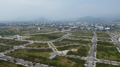 Đà Nẵng: Tháo gỡ vướng mắc, khơi thông nguồn lực đất đai- Ảnh 4. Các dự án được tháo gỡ vướng mắc sẽ giúp thành phố có thêm các nguồn lực - Ảnh: ĐOÀN CƯỜNG