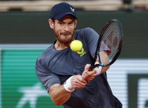 Tin thể thao sáng 27-5: Xavi ám chỉ ban lãnh đạo Barcelona thiếu công tâm- Ảnh 3. Andy Murray sớm dừng bước tại Roland Garros sau thất bại trước Wawrinka - Ảnh: REUTERS