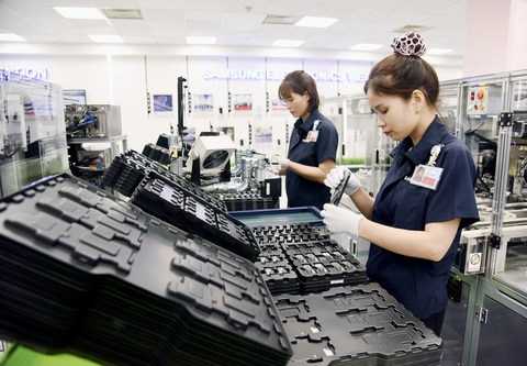 Tỉnh dẫn đầu về thu hút đầu tư FDI 5 tháng đầu năm, không phải TP.HCM, Hà Nội hay Bình Dương- Ảnh 1. Công nhân sản xuất trong nhà máy Samsung Bắc Ninh - Ảnh: NGUYỄN KHÁNH