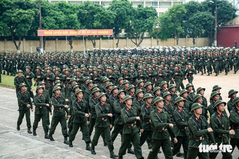 Hơn 1.000 chiến sĩ công an biểu diễn võ thuật, diễu binh trong lễ bế giảng khóa huấn luyện- Ảnh 1. Lễ bế giảng khóa huấn luyện công dân thực hiện nghĩa vụ tham gia Công an nhân dân năm 2024 - Ảnh: NAM TRẦN
