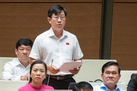 Hàng triệu người không có lương hưu sẽ được hạ tuổi hưởng trợ cấp hưu trí xã hội- Ảnh 1. Đại biểu Nguyễn Hữu Thông - Ảnh: GIA HÂN
