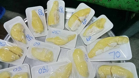 Độc lạ xì tai bán sầu riêng cho người có lương 5 triệu- Ảnh 8. Thơm ngon mời bạn ăn!