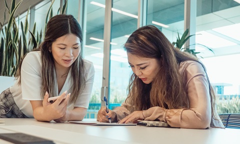 Các nước lớn 'ồ ạt' tăng mức chứng minh tài chính du học- Ảnh 1. Du học sinh tại Canada phải áp dụng mức tăng chứng minh tài chính mới từ đầu năm 2024 - Ảnh: IMMIGCANADA