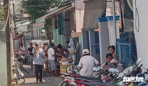 Thanh niên đâm chết người vì nghi ngờ bị nói xấu- Ảnh 1. Con hẻm hiện trường nơi xảy ra vụ việc - Ảnh: H.T.
