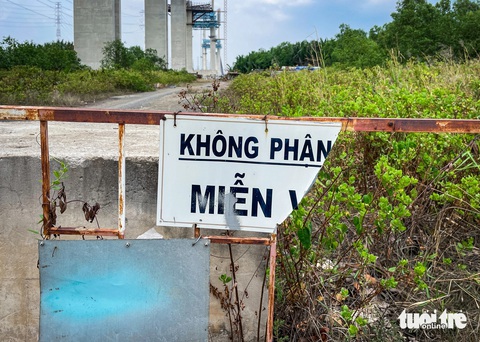 Phước Khánh - cầu cao nhất nước đình trệ, chờ nhà thầu giải cứu- Ảnh 4. Để tìm nhà thầu Nhật Bản làm tiếp, ngày 20-12-2023, chủ đầu tư đã phát hành hồ sơ mời thầu gói thầu J3-1. Hình thức lựa chọn nhà thầu là đấu thầu rộng rãi quốc tế - Ảnh: ĐỨC PHÚ